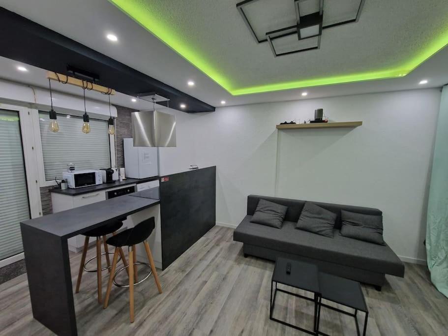 Logement Atypique & Parking Gratuit Gex Exteriör bild