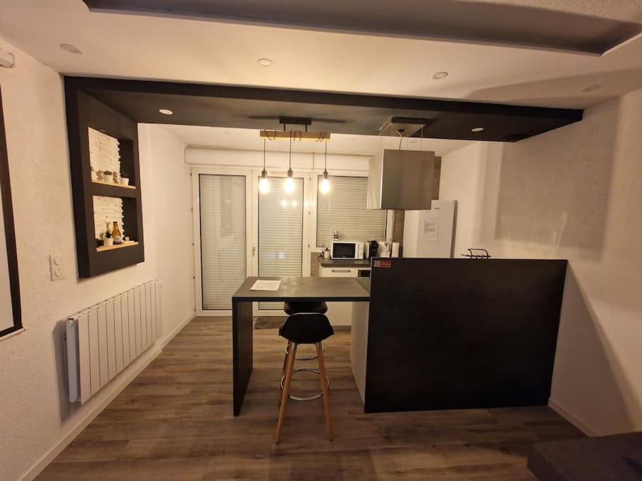 Logement Atypique & Parking Gratuit Gex Exteriör bild